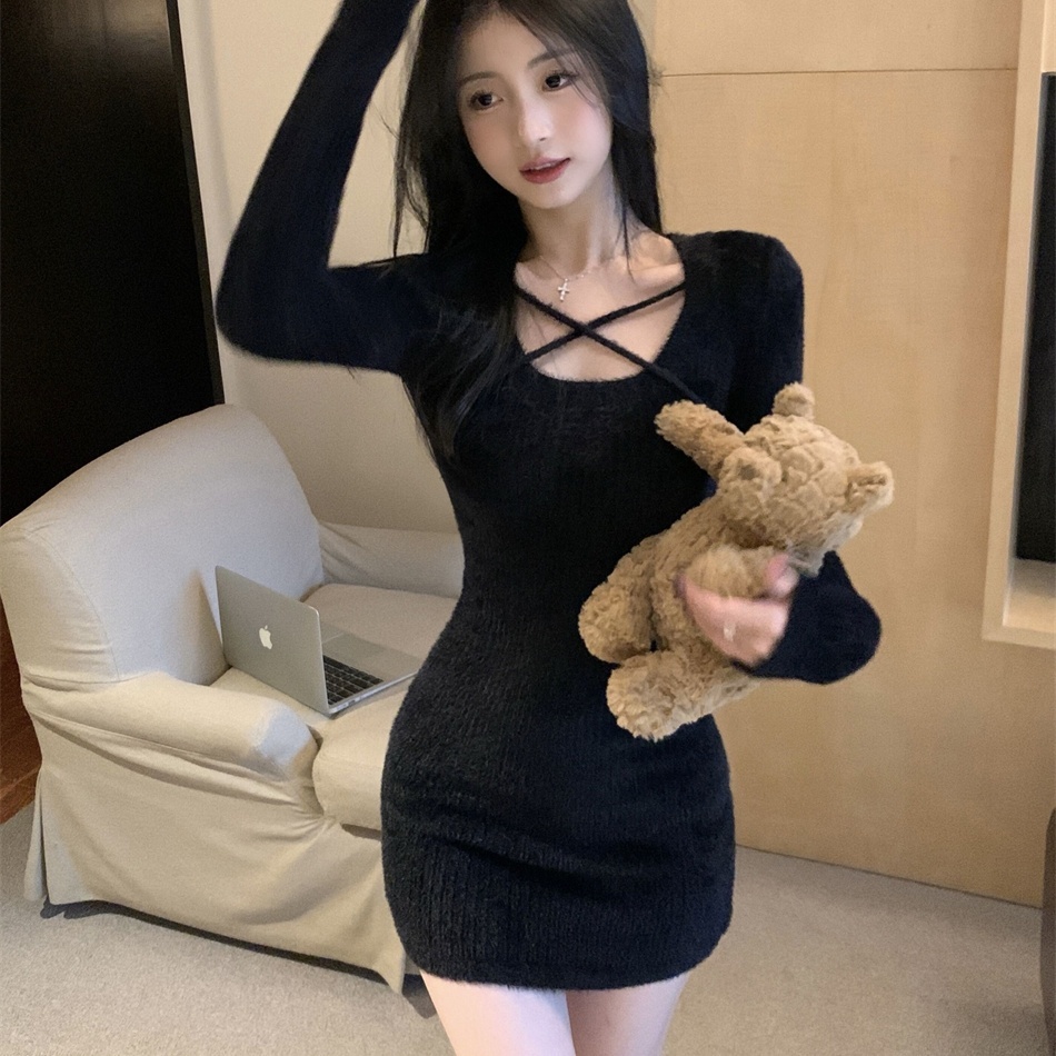 ワンピース ニット モヘア ショート丈 ミニ丈 タイト スリム 細身 レディース お洒落 オシャレ かわいい 大人可愛い セクシー シンプル カジュアル 無地 黒 ブラック 白 ホワイト 膝上 10代