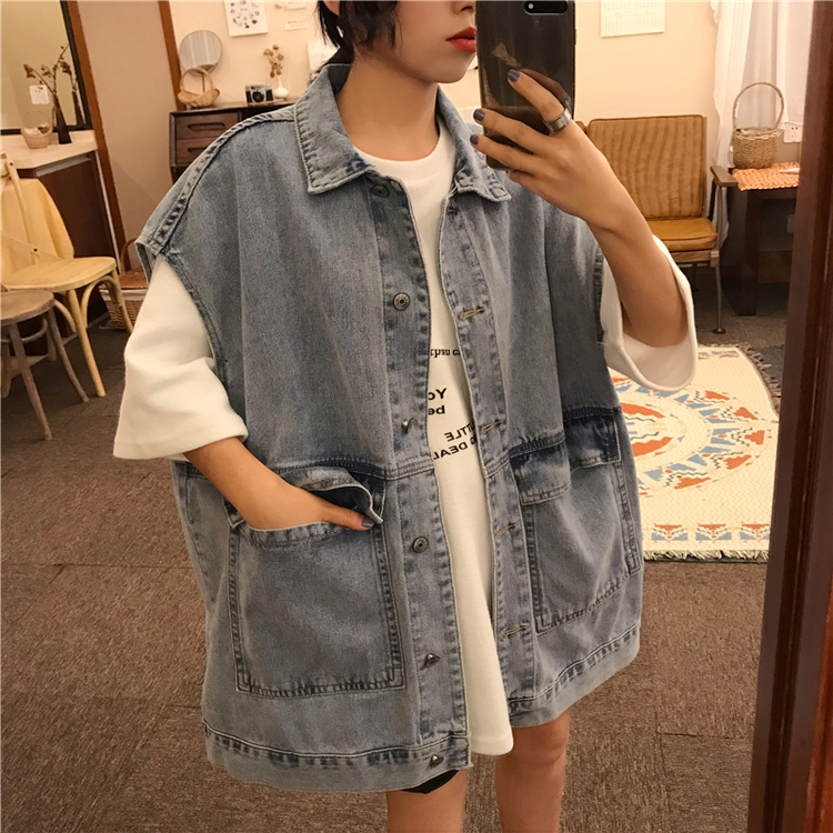 アウター デニムベスト 襟付き ベスト ポケット ワイド 前開き ボタン デニム かわいい 大人可愛い きれいめ シンプル カジュアル 大人 上品 おしゃれ お洒落 かっこいい 大人女子 こなれ感 ラ